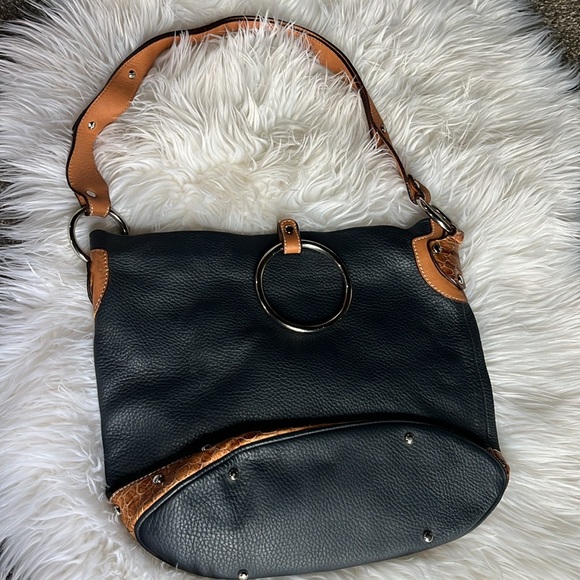 Puntotres Leather Bucket Style Handbag - Picture 2 of 8